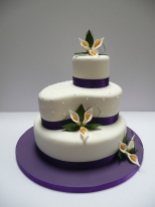 Purple flowers wedding cake